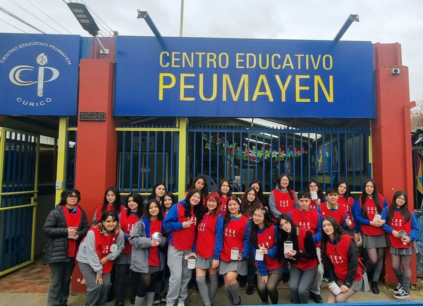 Estudiantes participan de colecta anual de Fundación Nuestros Hijos